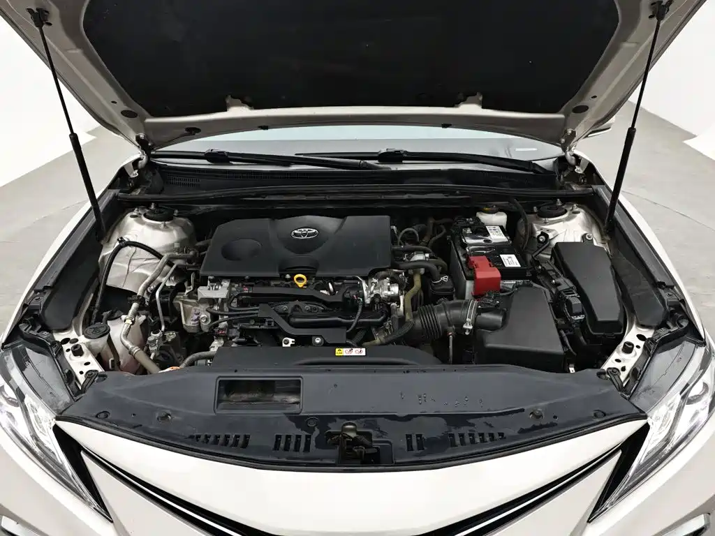 Toyota Camry — миниатюра 18