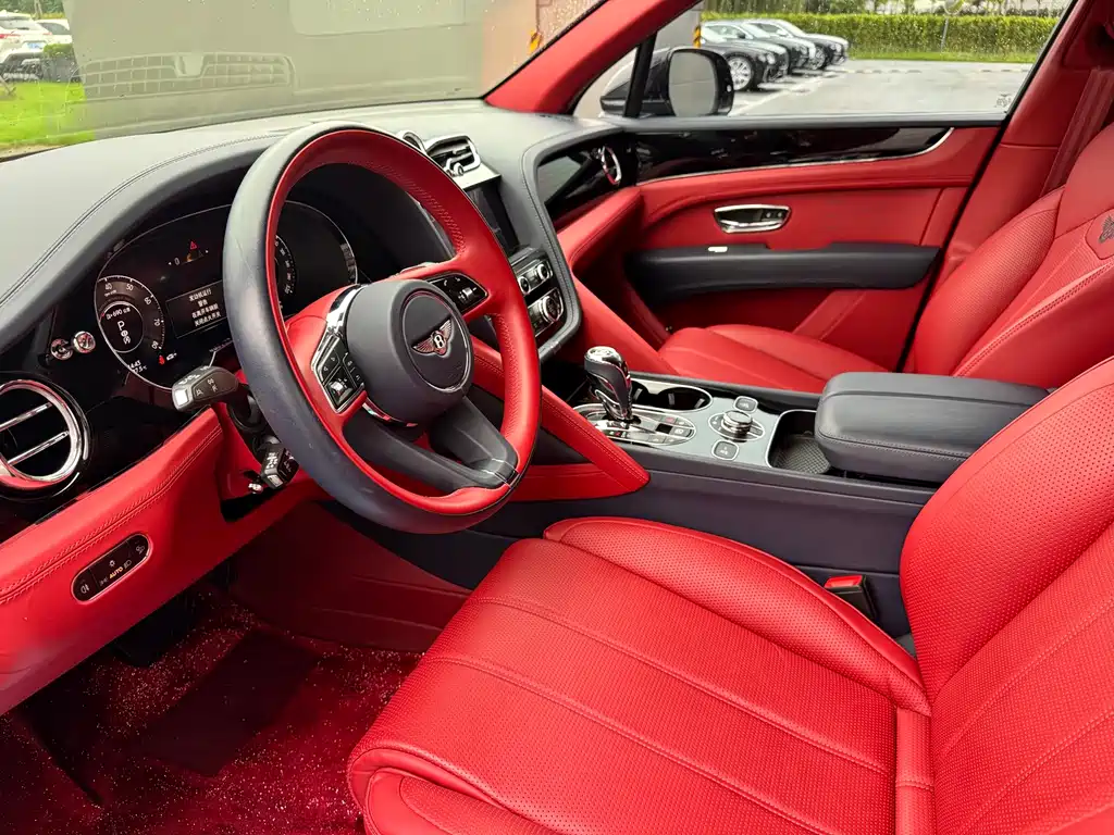 Bentley Bentayga — миниатюра 8