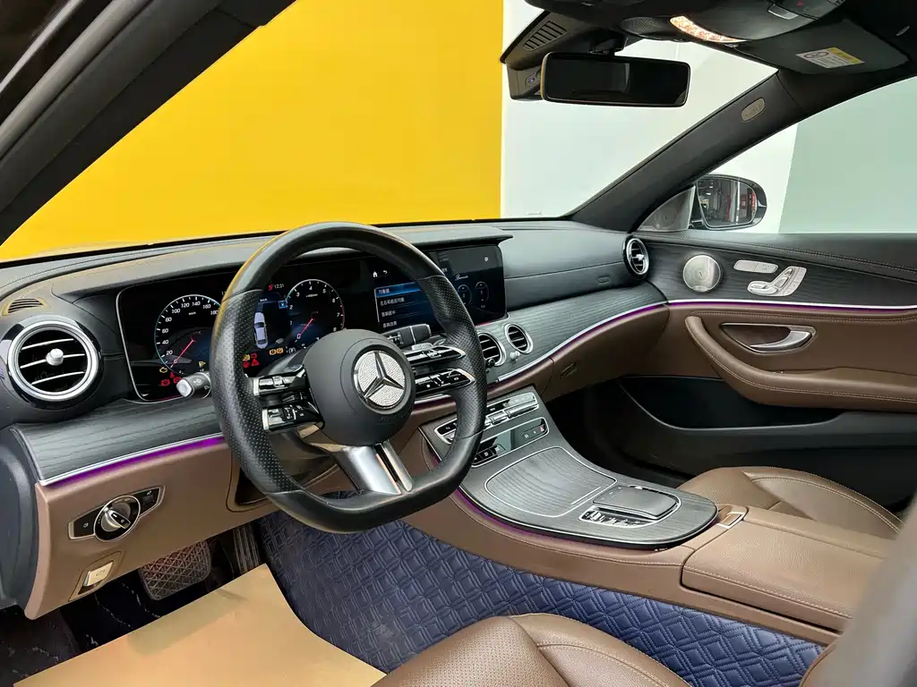 MERCEDES-BENZ E CLASS