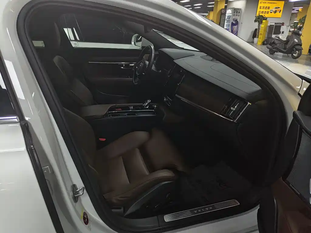 Volvo S90 — миниатюра 4