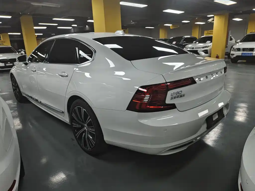 Volvo S90 — миниатюра 8