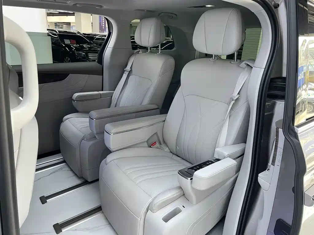 ROEWE IMAX8 NEW ENERGY