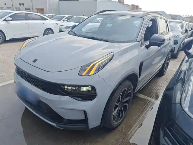 2023 Lynk & Co 01