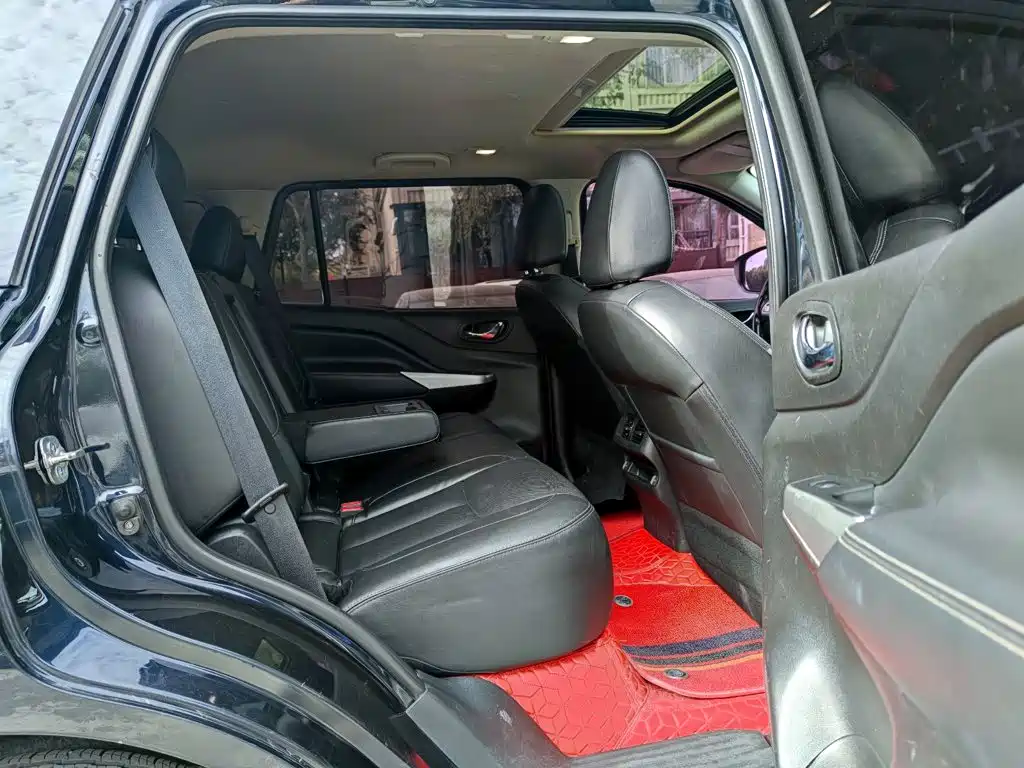 Nissan Terra — миниатюра 10