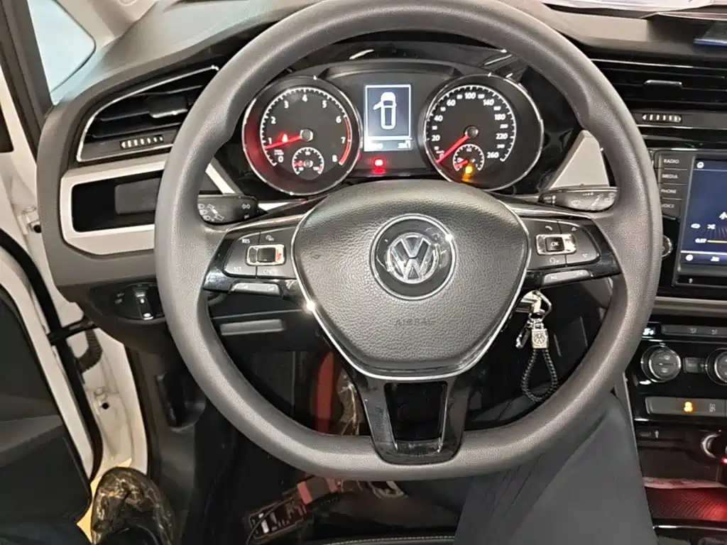 Volkswagen Touran — миниатюра 7
