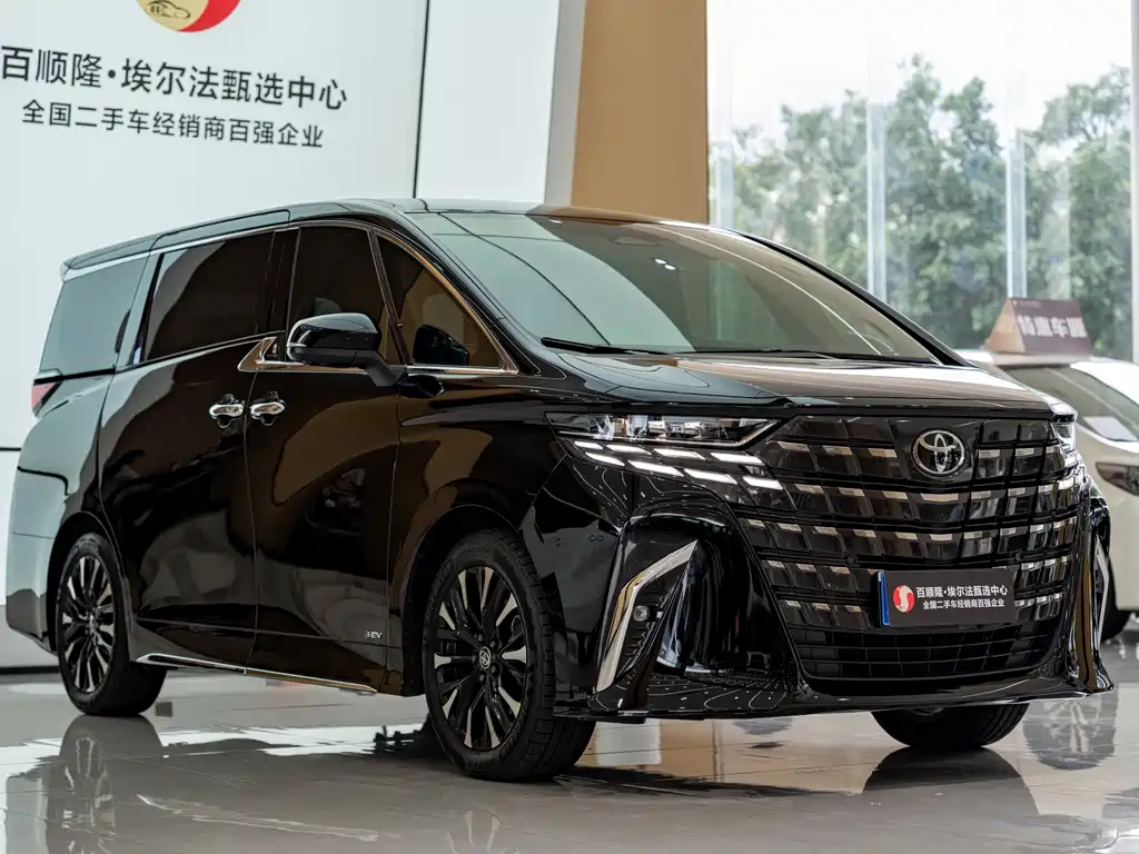 Toyota Alphard — миниатюра 3