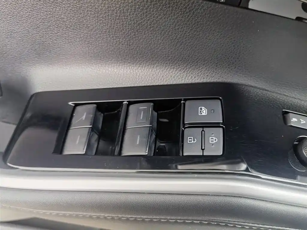 Toyota Highlander 2022 2.5L Luxury 7 мест