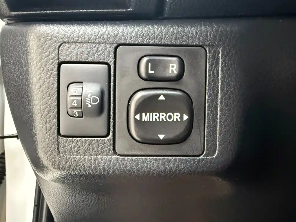 TOYOTA YARIS L ZHIXUAN