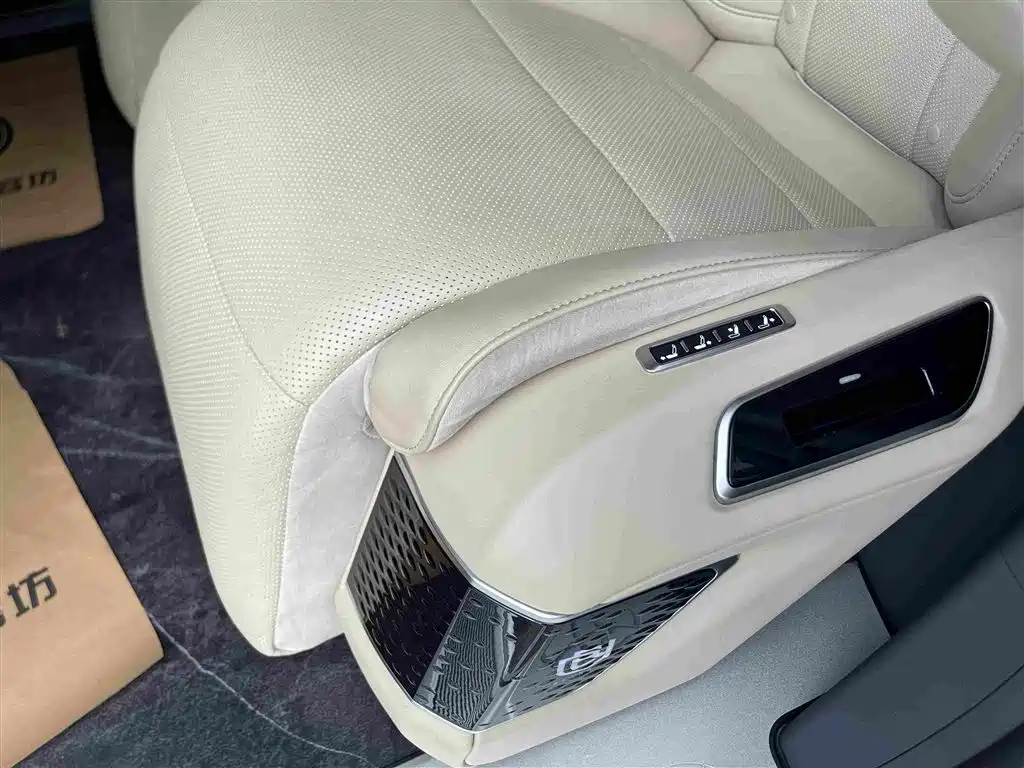 Toyota Sienna — миниатюра 14