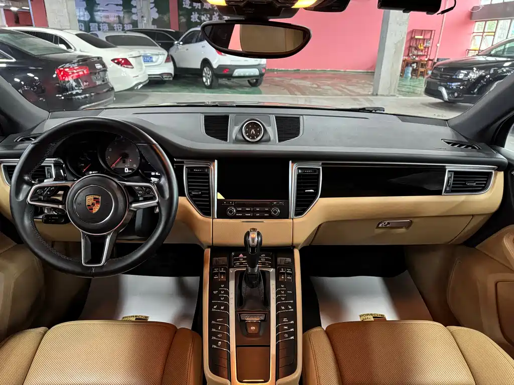 Porsche Macan — миниатюра 18