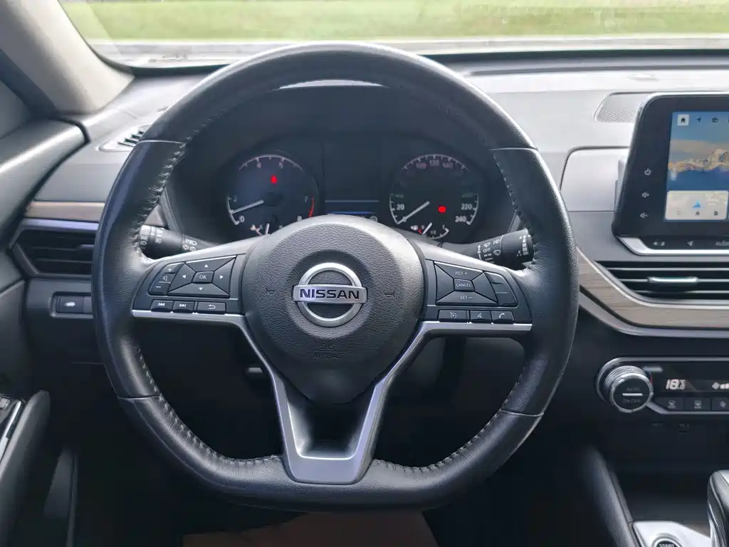 Nissan Teana — миниатюра 7