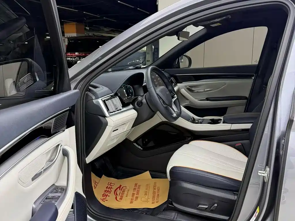 BYD Song Plus DM-i 2024 — фото 4
