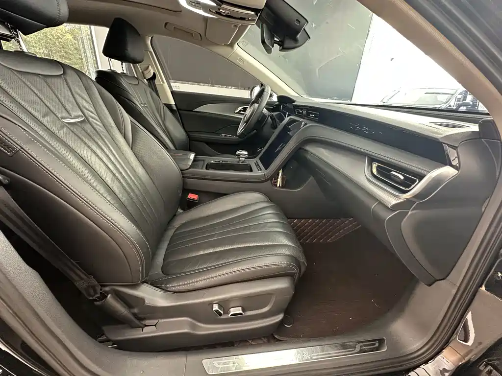 Hongqi Hongqi H5 — миниатюра 6