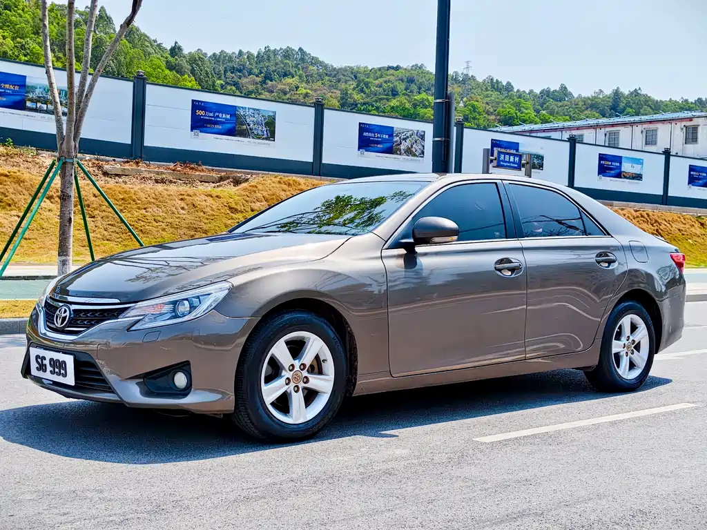 Toyota Reiz 2015