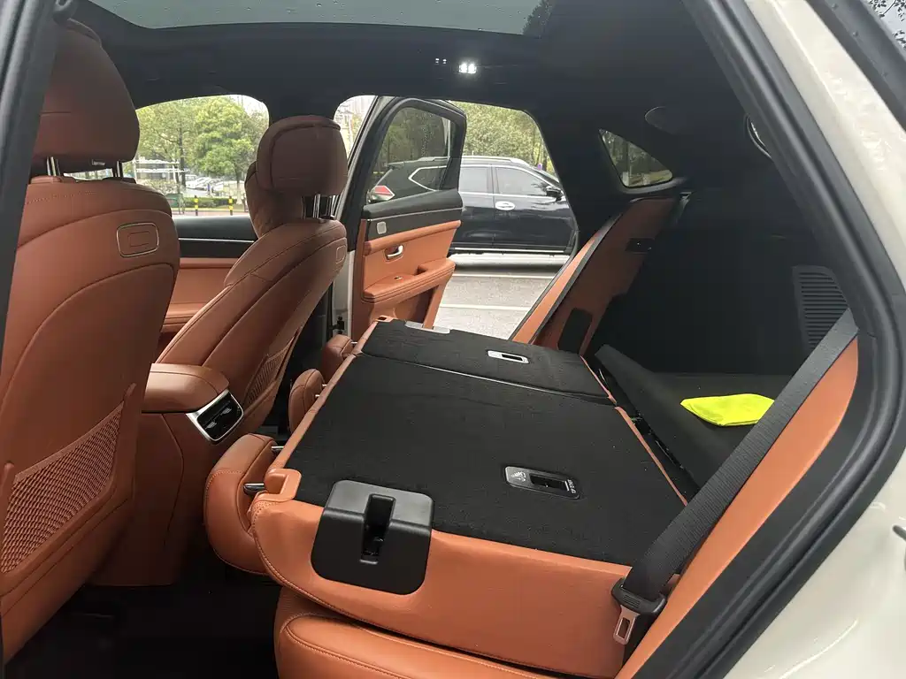 AITO ASK THE WORLD M5