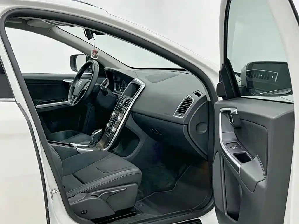 Volvo XC60 — миниатюра 9