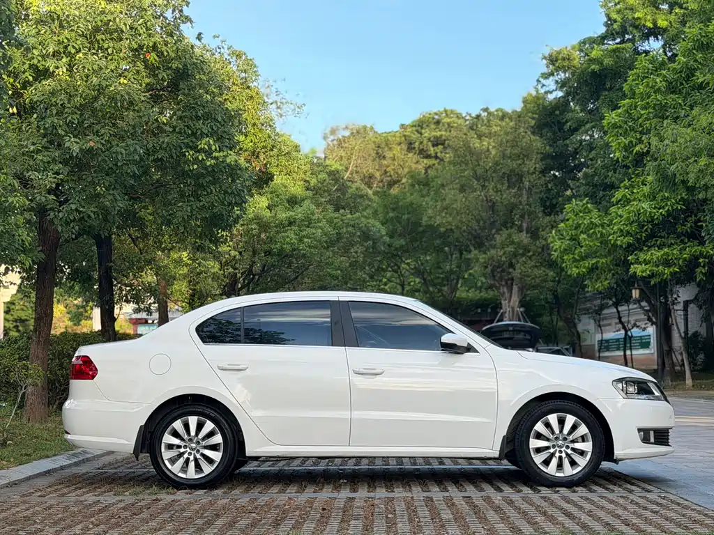 Volkswagen Lavida 2013 1.6L AT Comfort