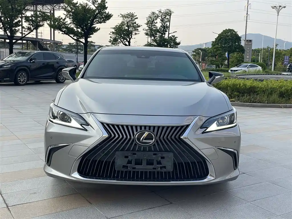 Lexus ES — миниатюра 2