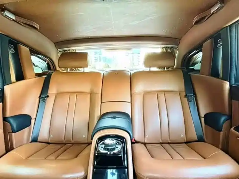 Rolls-Royce Phantom — миниатюра 7