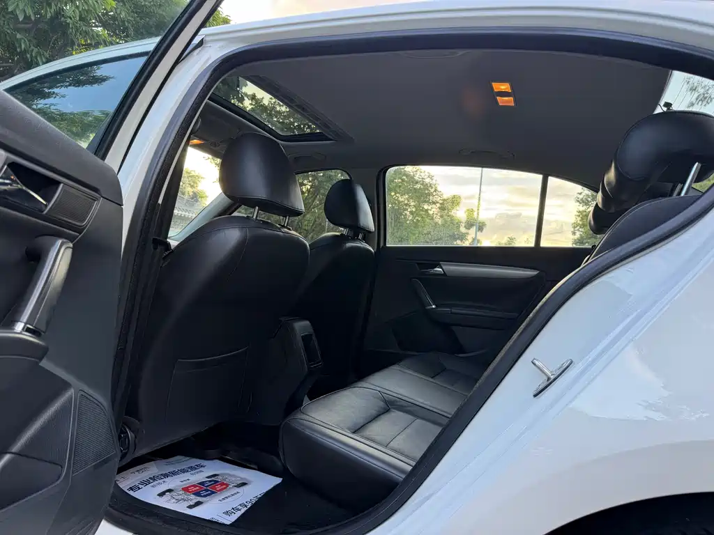 Volkswagen Lavida 2013 1.6L AT Comfort