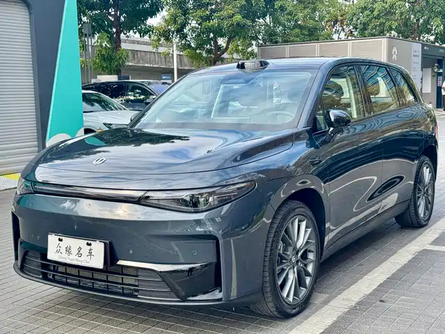 ZERO-RUNNING CAR ZERO RUN C10 2024