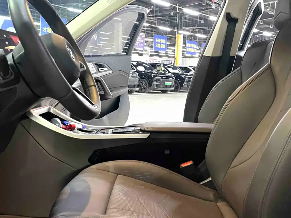 BMW iX1 — миниатюра 7