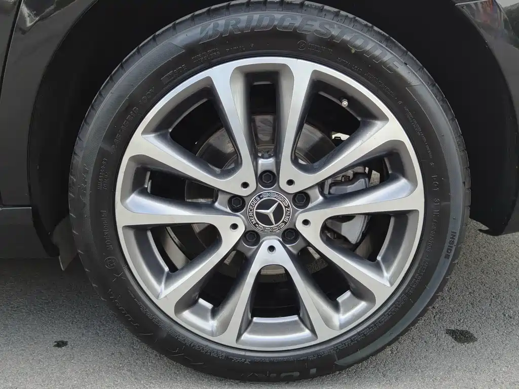 Mercedes-Benz E-Class — миниатюра 12