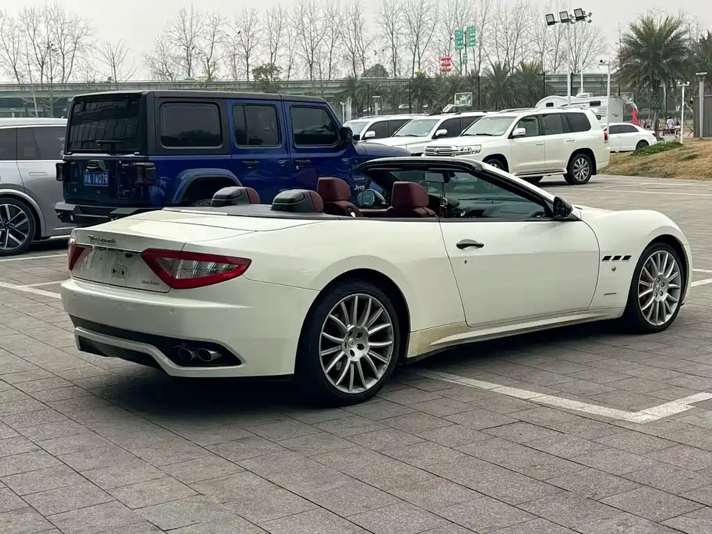 Maserati GranCabrio — миниатюра 8
