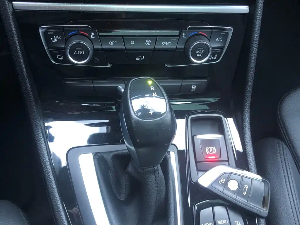BMW 2 Series Active Tourer — миниатюра 10