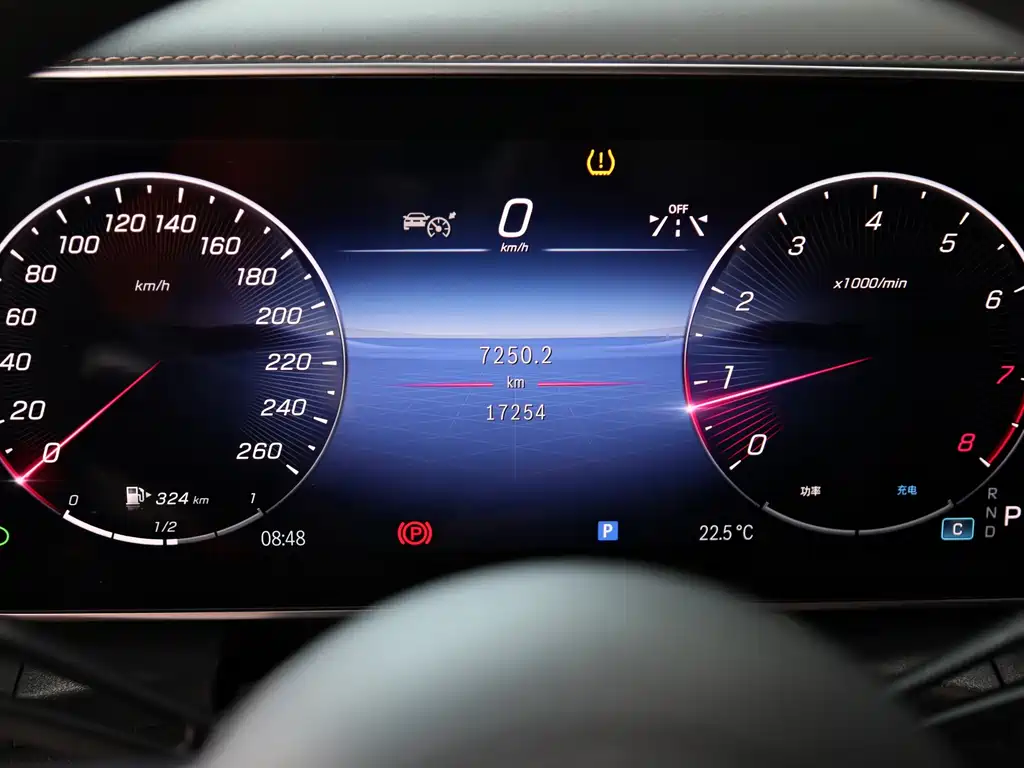 Mercedes-Benz GLC 2023 GLC 260 L 4MATIC Luxury 5 мест