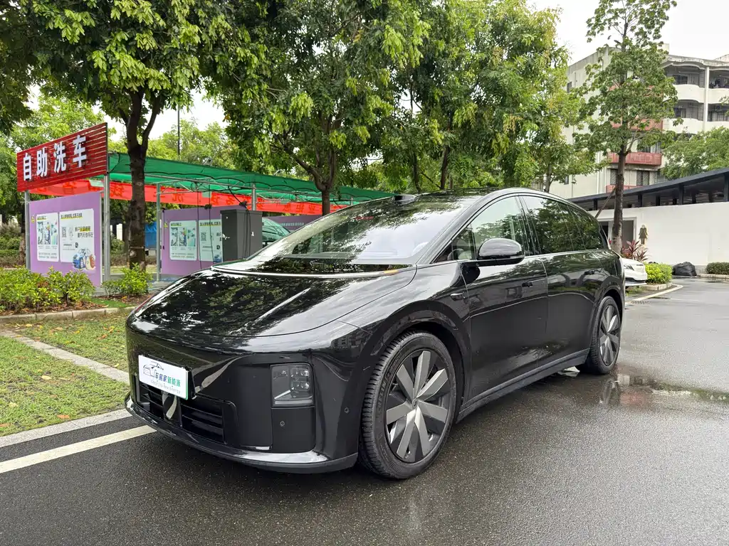 Li Auto Идеальный I8