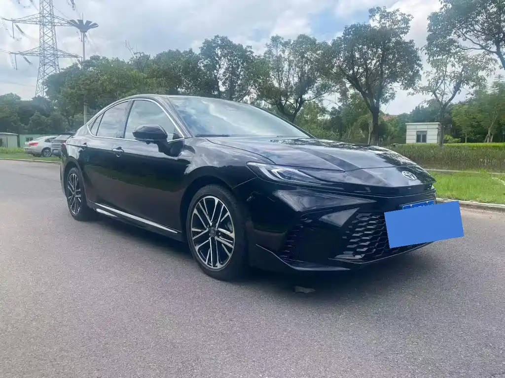 Toyota Camry — миниатюра 3