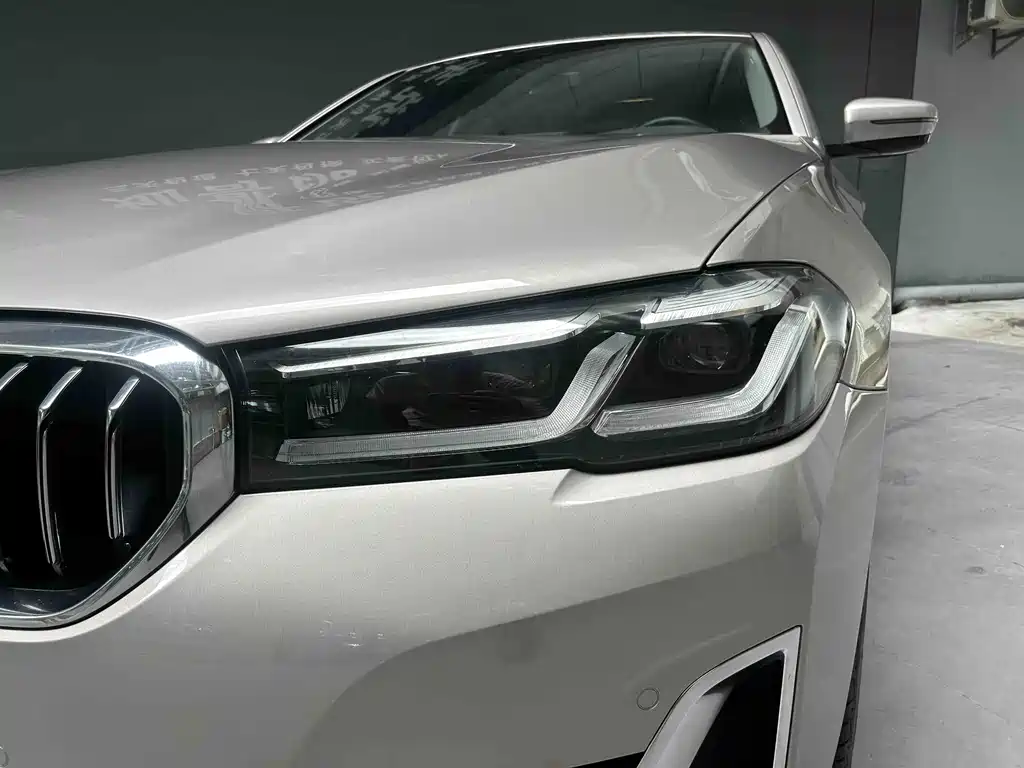 BMW 5 Series — миниатюра 2
