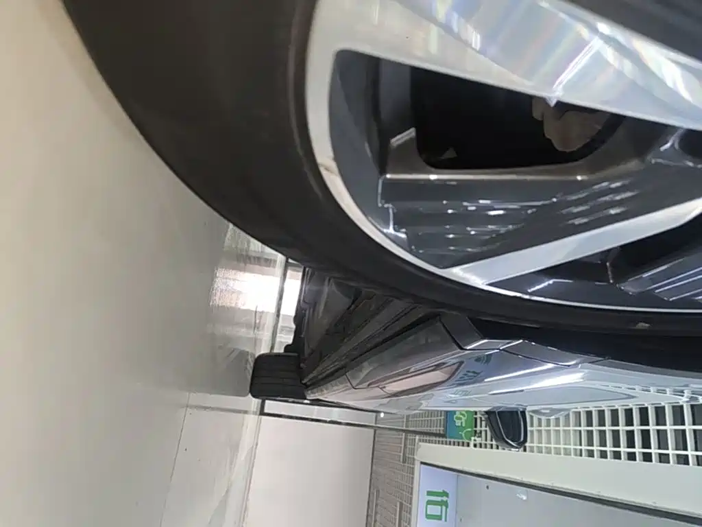 Audi Q2L e-tron — миниатюра 21
