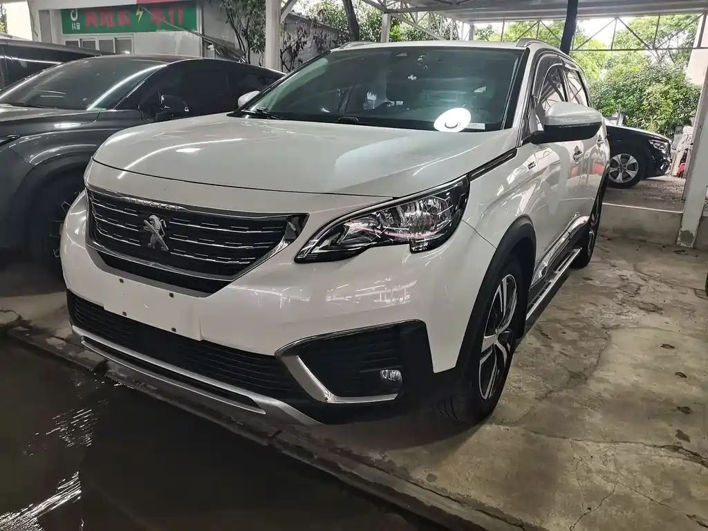 Купить Peugeot 5008