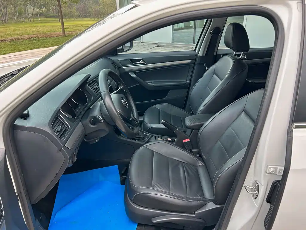Volkswagen Lavida — миниатюра 6