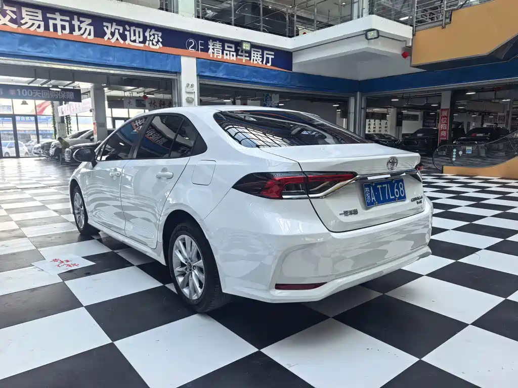 Toyota Corolla — миниатюра 4
