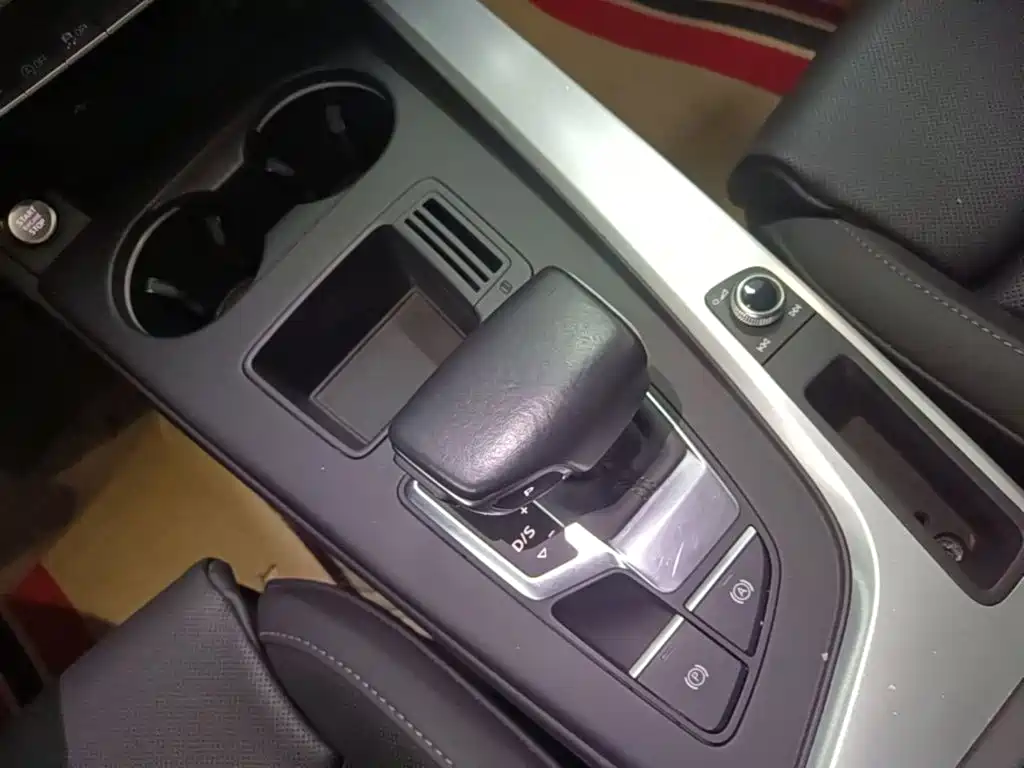 Audi A4L — миниатюра 14
