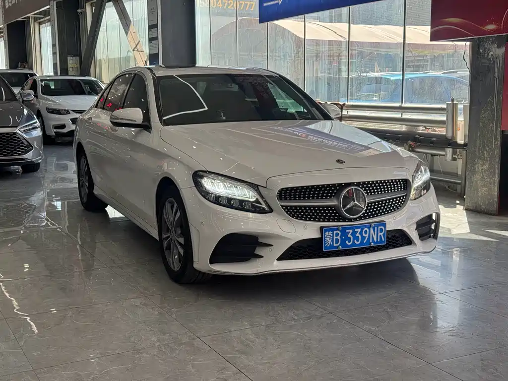 Mercedes-Benz C-Class — миниатюра 3
