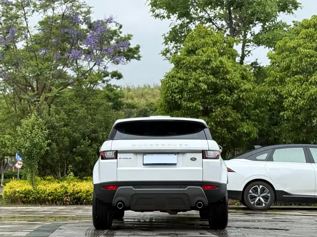 Land Rover Range Rover Evoque 2016 2.0T PURE