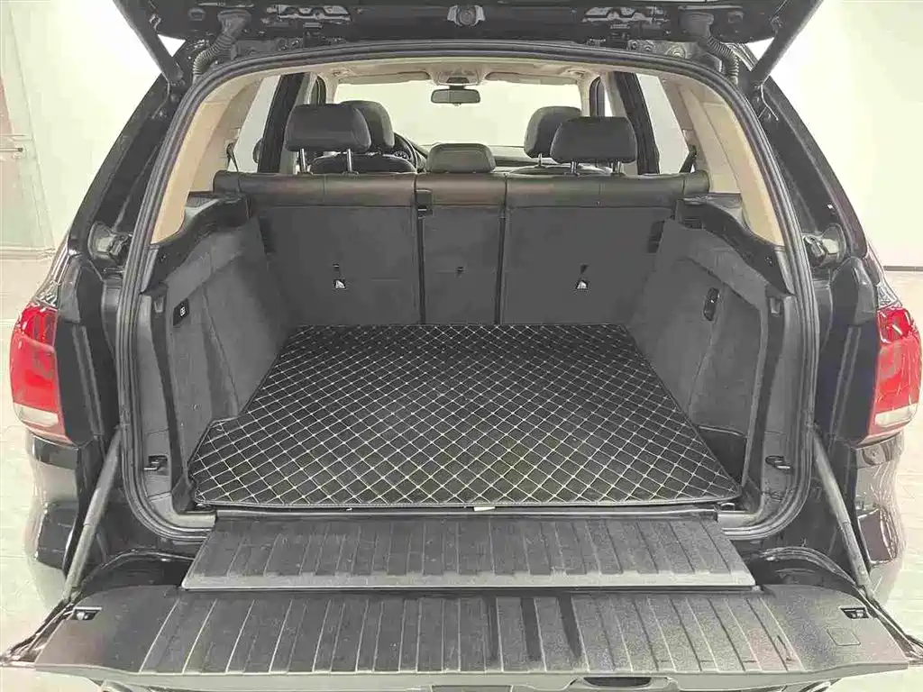 BMW X5 (Import) — миниатюра 6