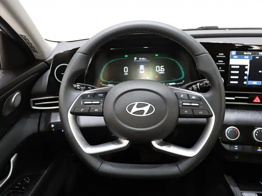 Hyundai Elantra — миниатюра 13