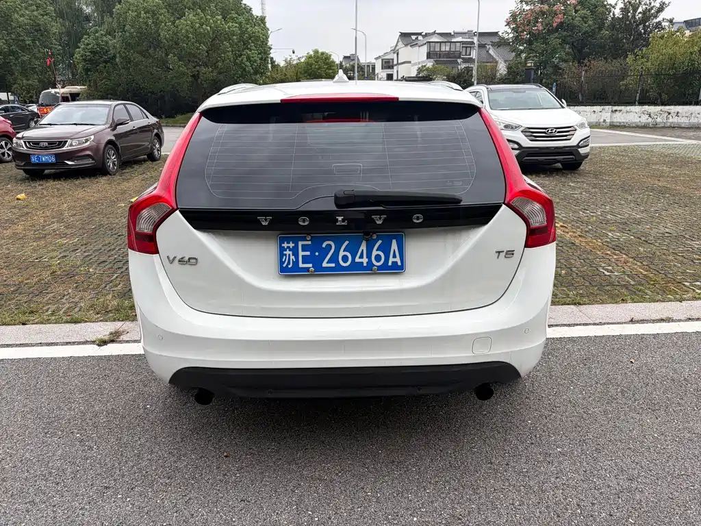 Volvo V60 — миниатюра 5