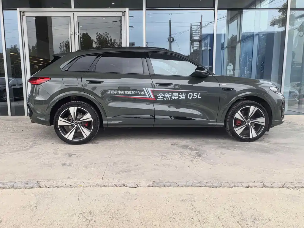 Audi Q5L — миниатюра 3