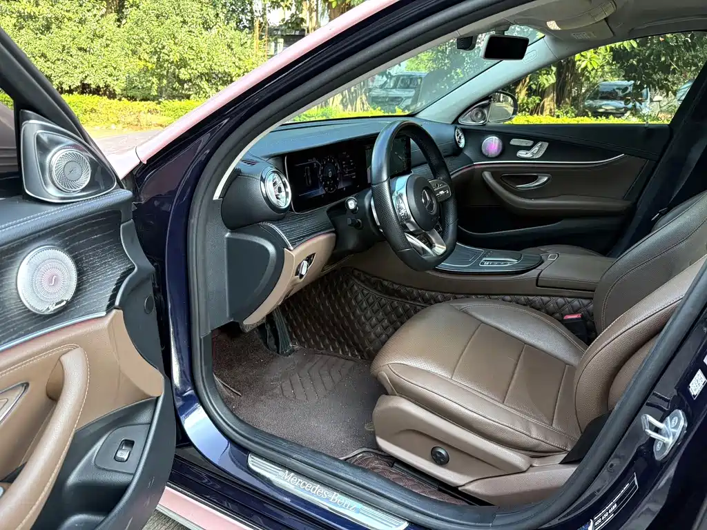 Mercedes-Benz E-Class — миниатюра 5