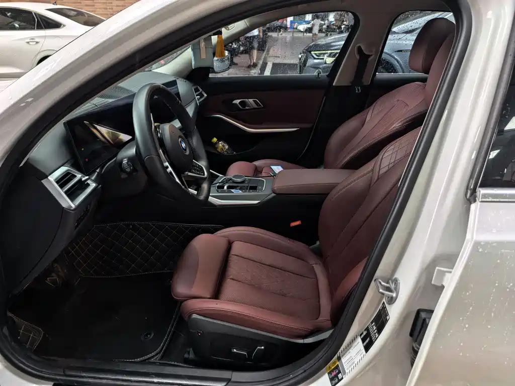 BMW i3 2025 eDrive 35 L