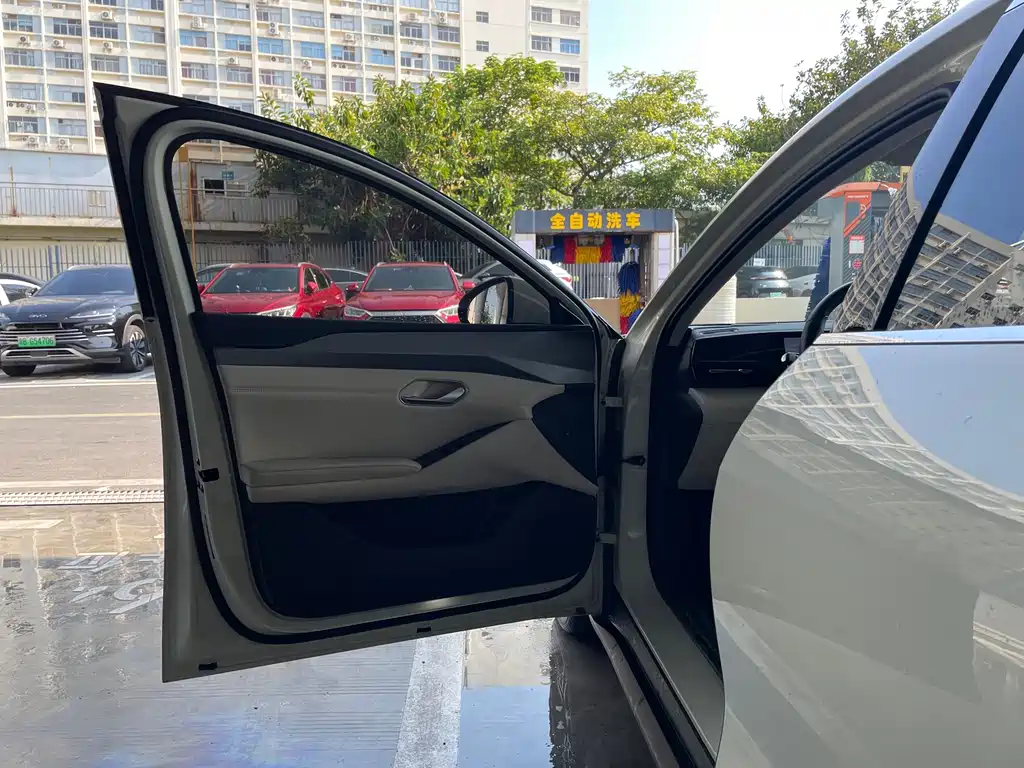 BYD Qin L — миниатюра 8