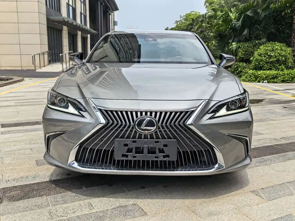 Lexus ES — миниатюра 2