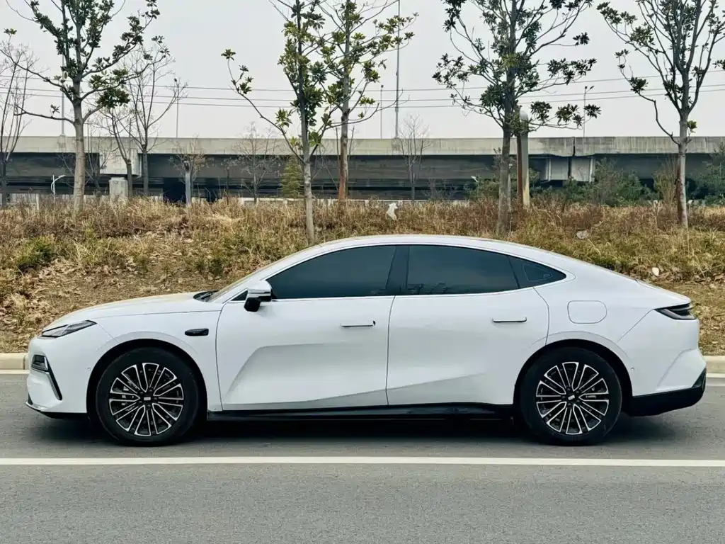 GEELY GALAXY GALAXY SPARKLE 8