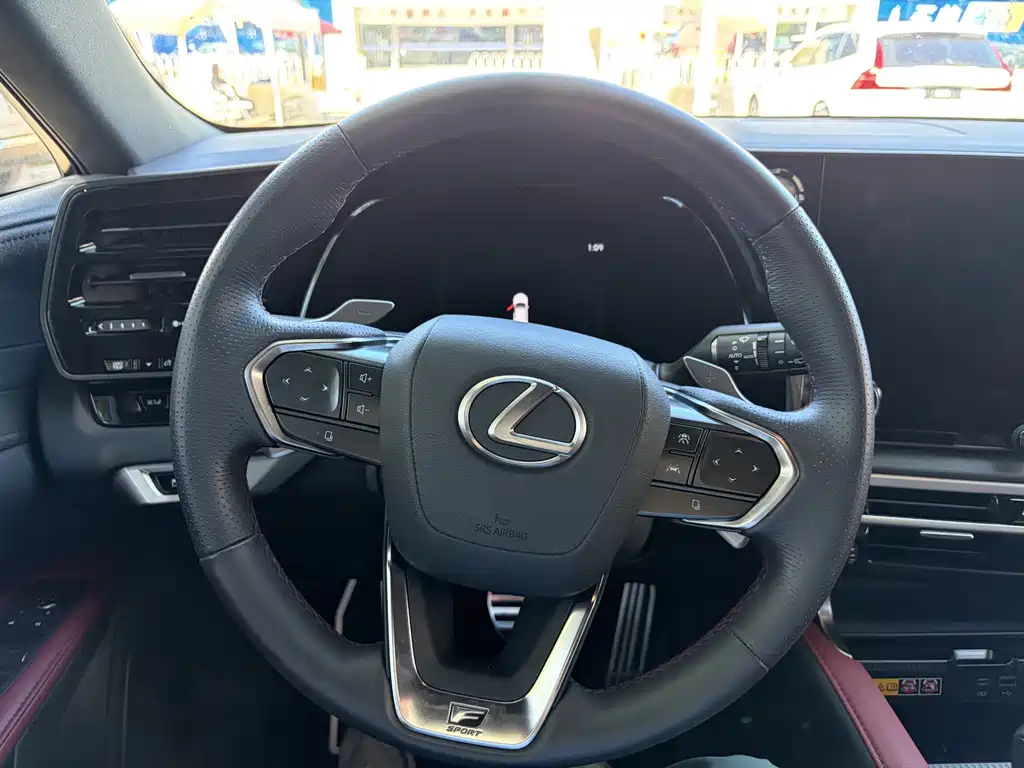 Lexus RX — миниатюра 9